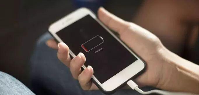 苹果手机电池充不进去电怎么办(无法充电原因及解决法)