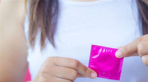 戴避孕套会怀孕吗(带了避孕套还会怀孕的几率有多大)