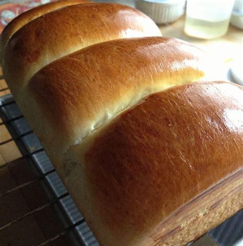 怎样用烤箱做面包好吃又简单(烤箱烤面包的做法 教你用烤箱烤面包)