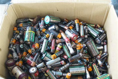 废旧电池怎么回收处理(废旧锂电池的回收与利用需要的资质)