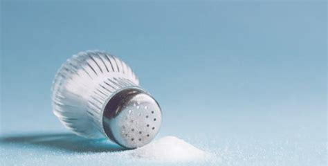 盐的成分主要是什么(食盐的主要成分是氯化钠还含有)