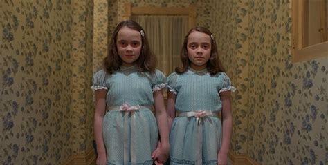 美国经典恐怖片双胞胎(美国的一部电影讲双胞胎的)