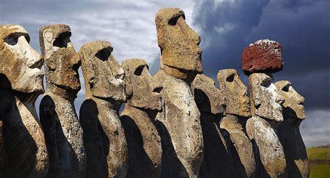 复活节岛上的石雕人像是谁造的(哈拉顿复活节岛石雕像)