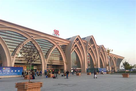 银川几个火车站(银川的高铁站和火车站在一起么)